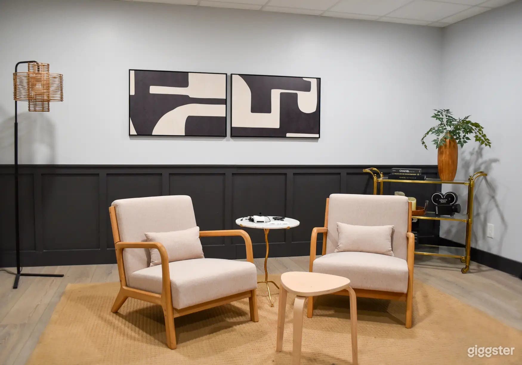 Influencer Suite | Live Streaming Studio Photo 1