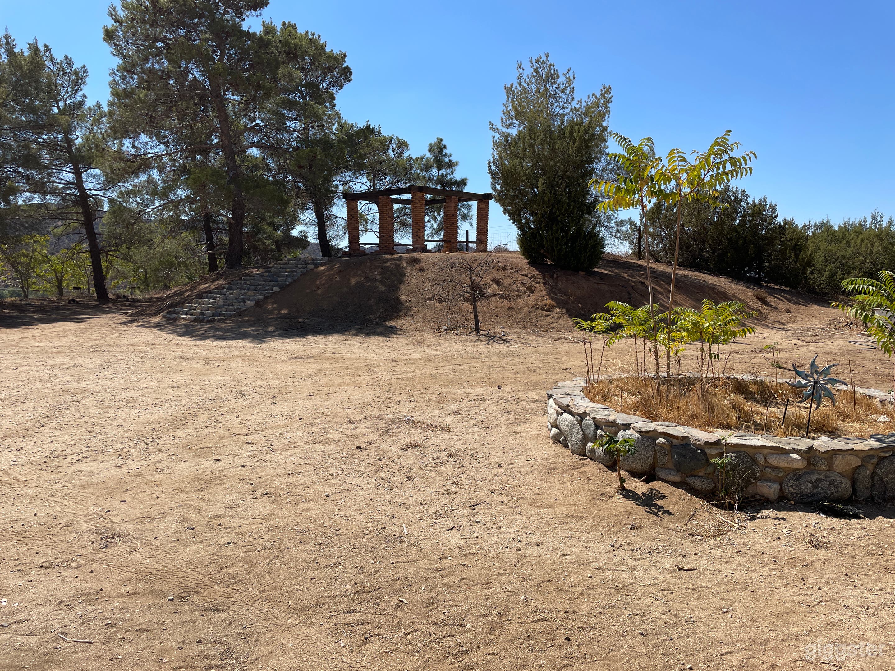 Spanish ranch style .  Photo 3