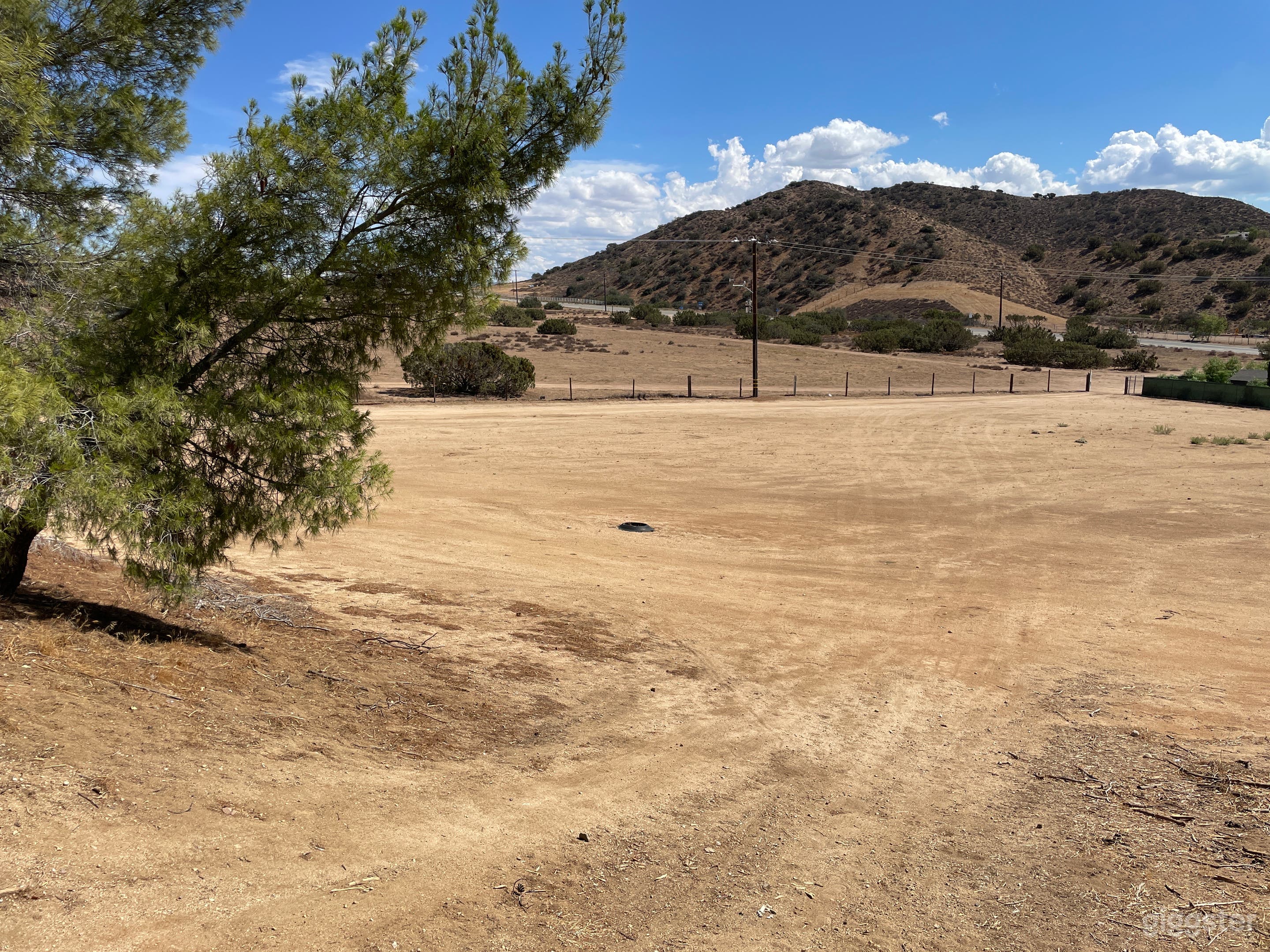 Spanish ranch style .  Photo 4