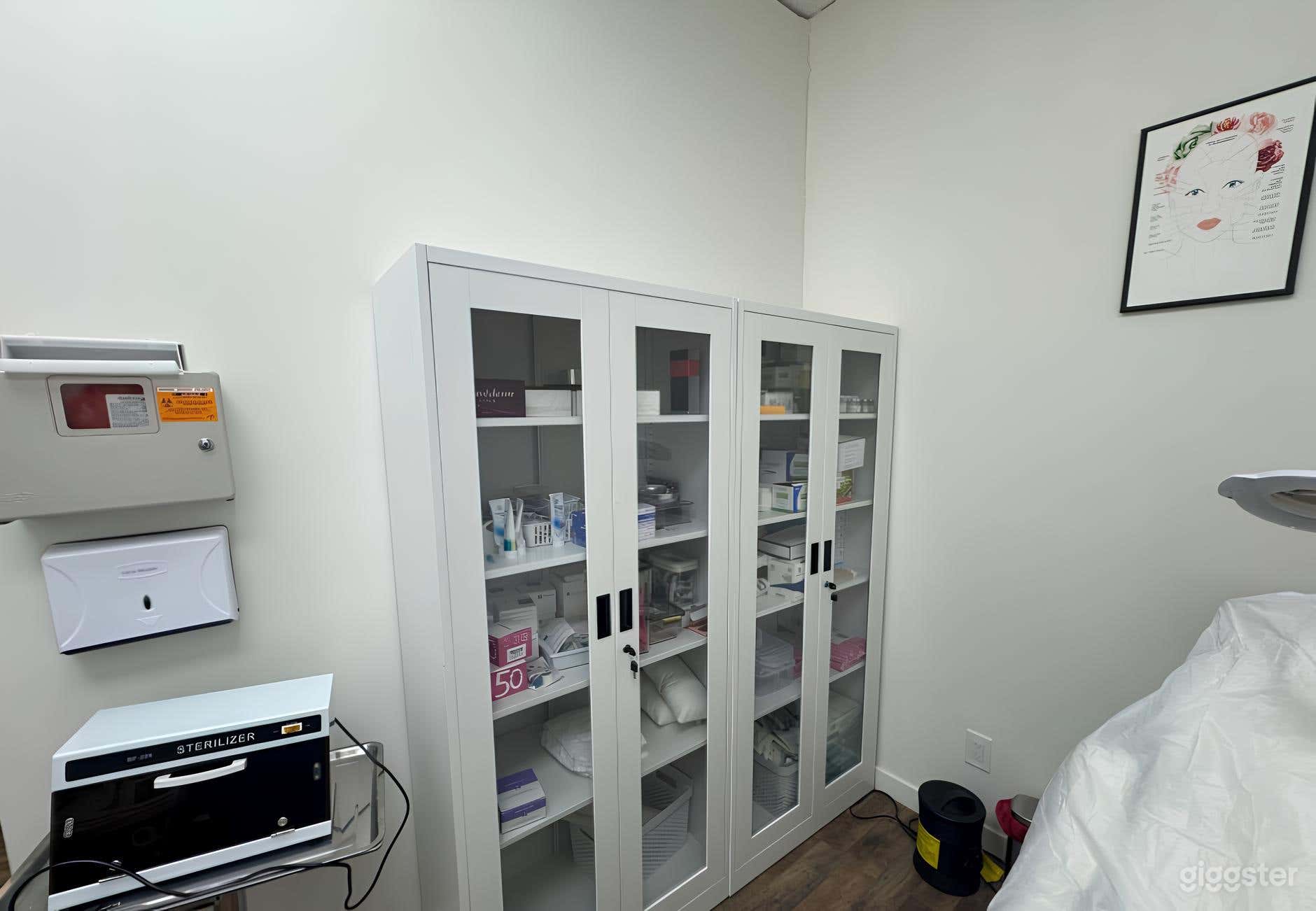 Fully Equipped Examination Room Photo 4