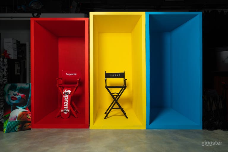  WHOLE Photo/Video Studio | Creative Space Sets 