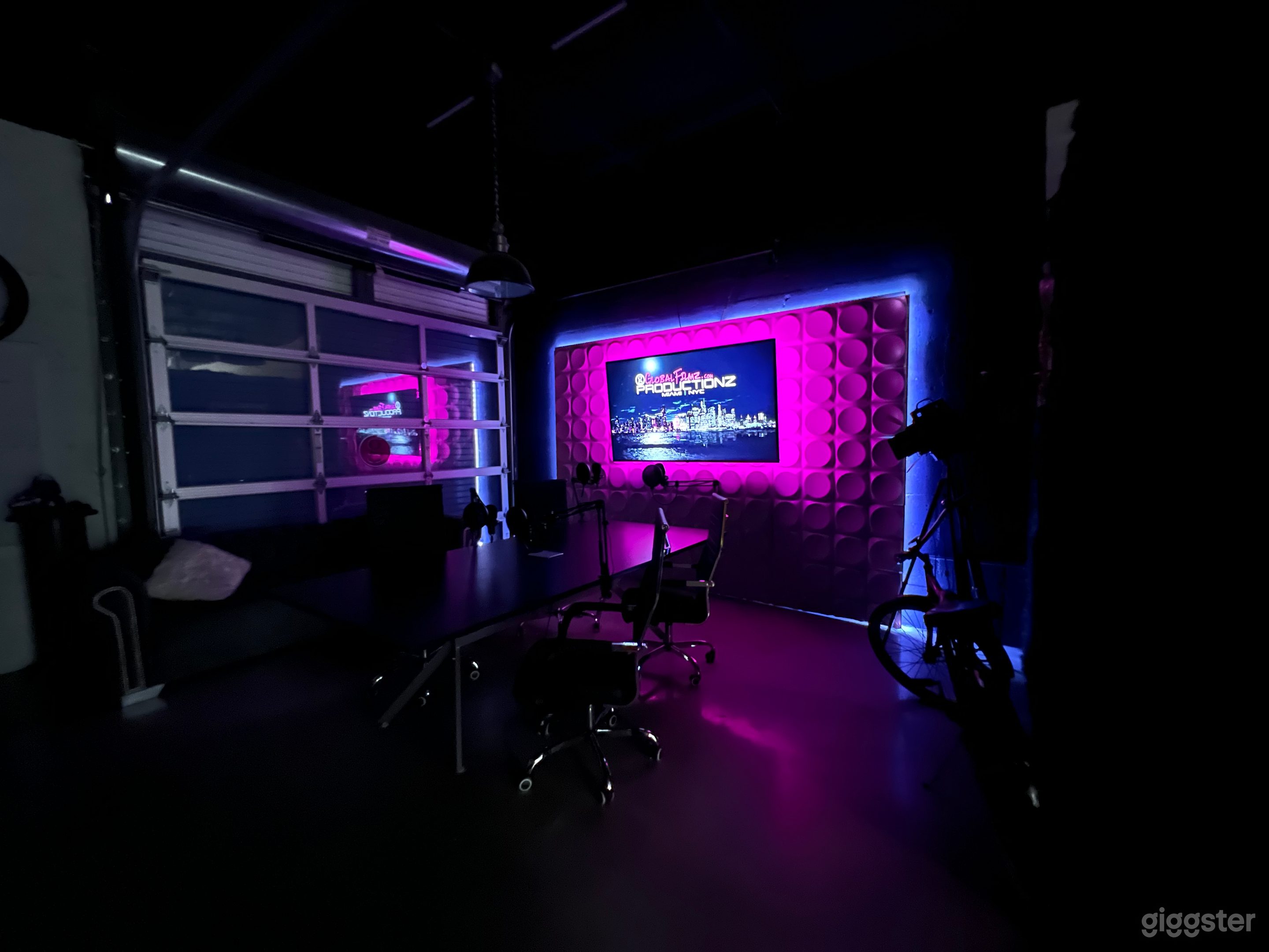 WHOLE Photo/Video Studio | Creative Space Sets Photo 4