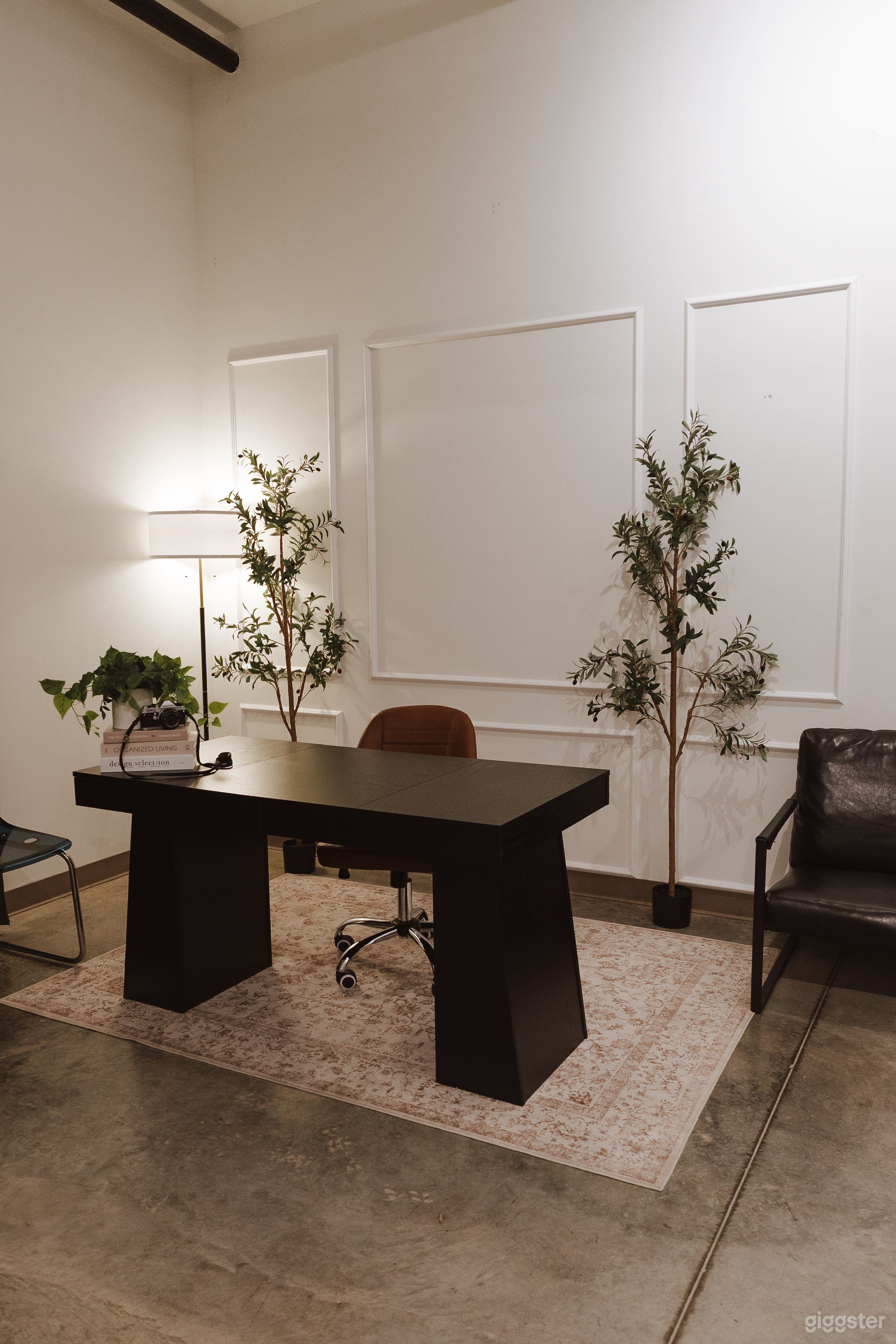 Minimalist Creative Loft Photo Studio in Arlington, TX Photo 4