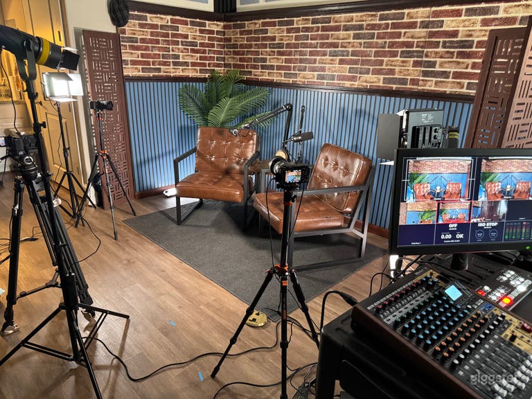  Controls, cameras, lights 