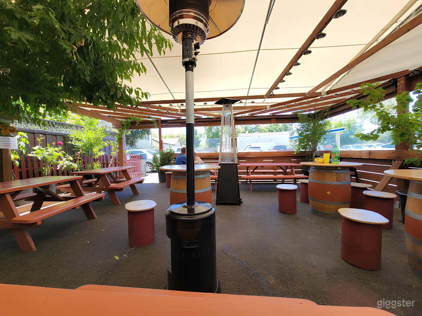 Outdoor Vegan Dining Photo 1