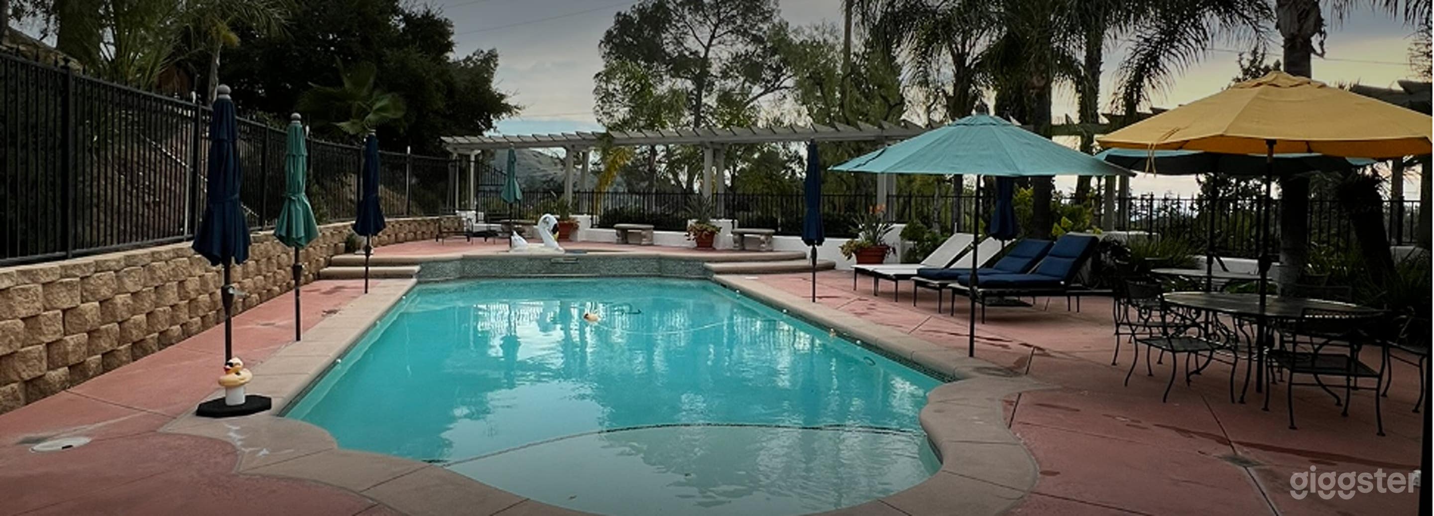 Mediterranean-Style Pool And Jacuzzi Photo 3