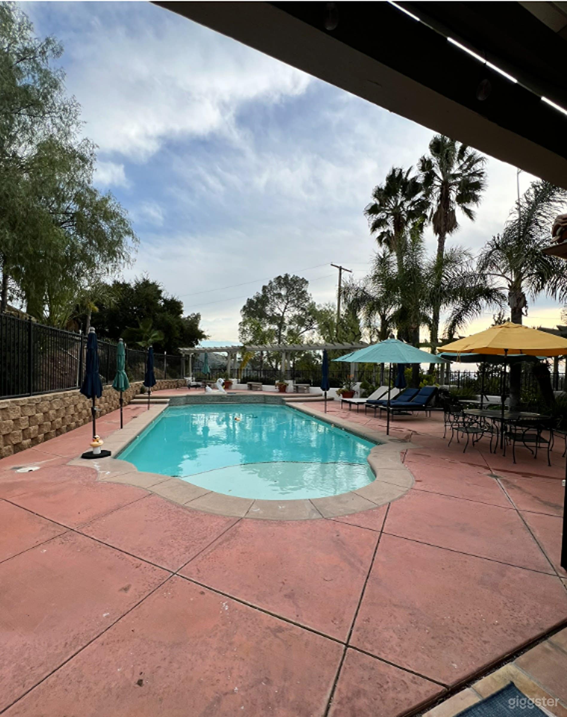 Mediterranean-Style Pool And Jacuzzi Photo 4