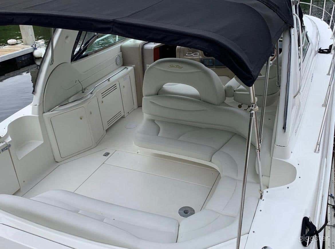 Classic 42ft SEA RAY Duffy's Party Yacht Space Events Photo 2