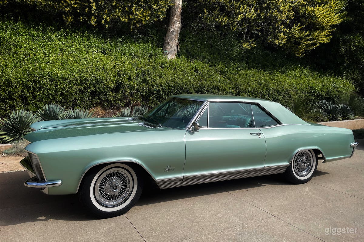 1965 Buick Riviera Photo 2