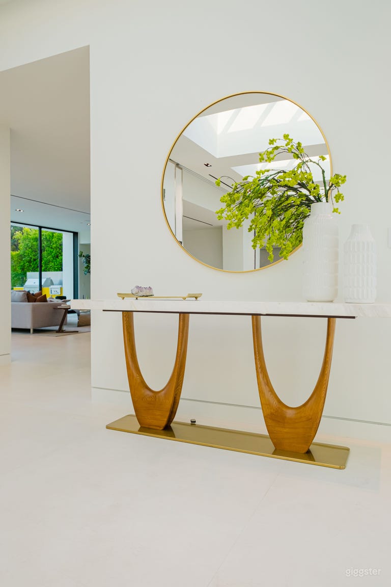  HILLCREST VILLA OPULENCE UNVEILED 