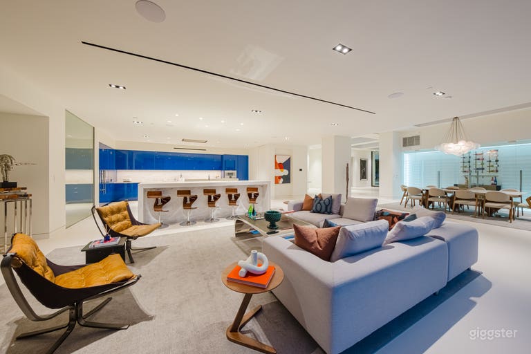  HILLCREST VILLA OPULENCE UNVEILED 