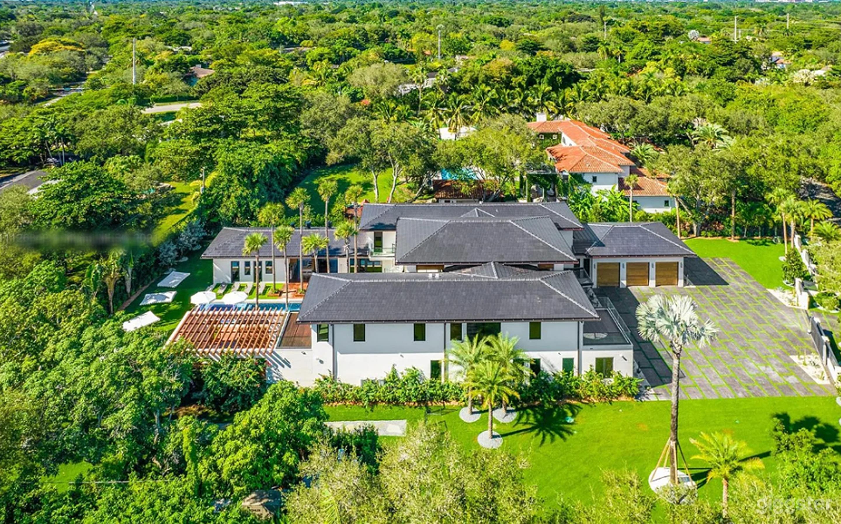 Private Tropical-Modern Estate in Miami (Buyout) Photo 2