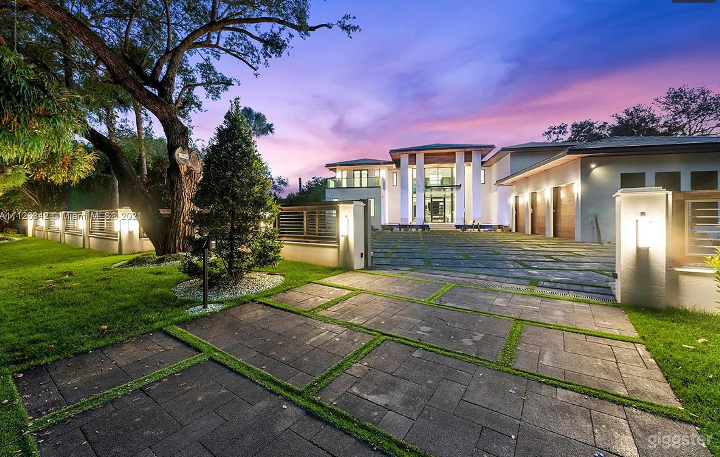 Private Tropical-Modern Estate in Miami (Buyout) Photo 1