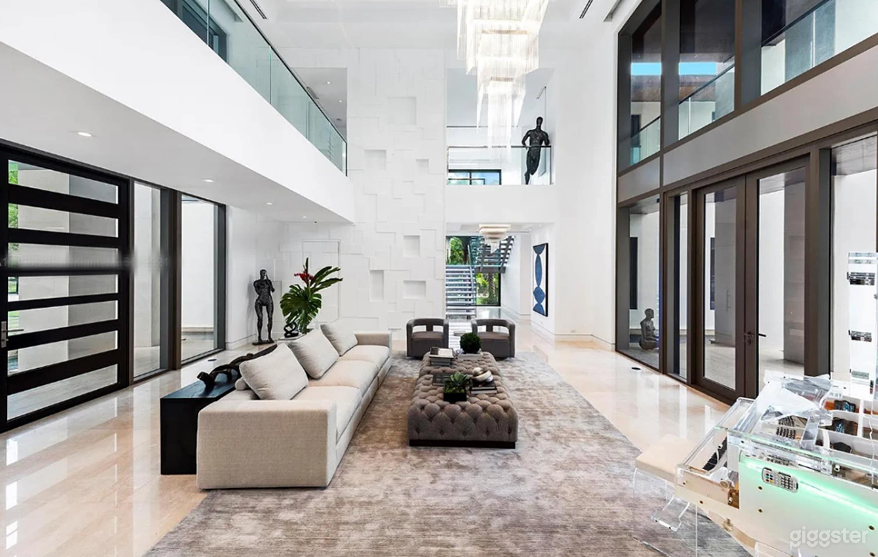 Private Tropical-Modern Estate in Miami (Buyout) Photo 4