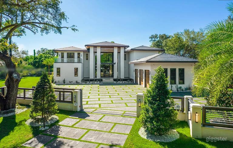  Private Tropical-Modern Estate in Miami (Buyout) 