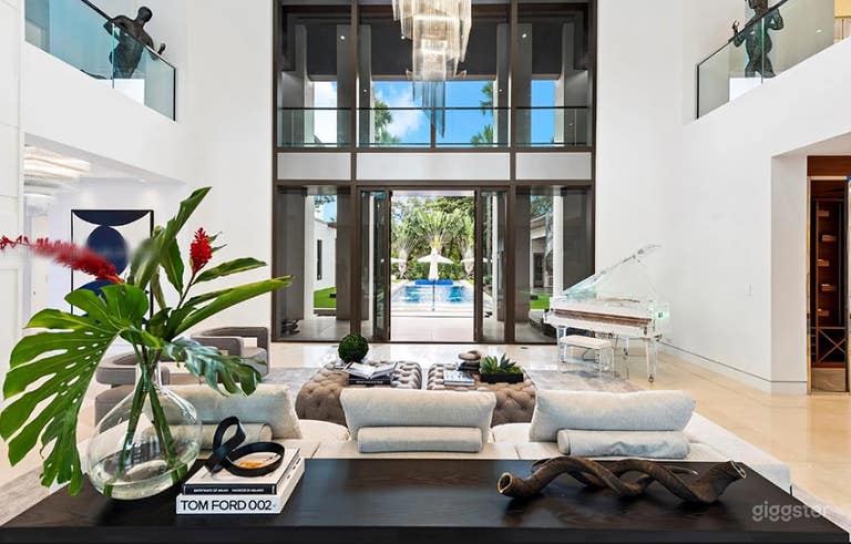  Private Tropical-Modern Estate in Miami (Buyout) 
