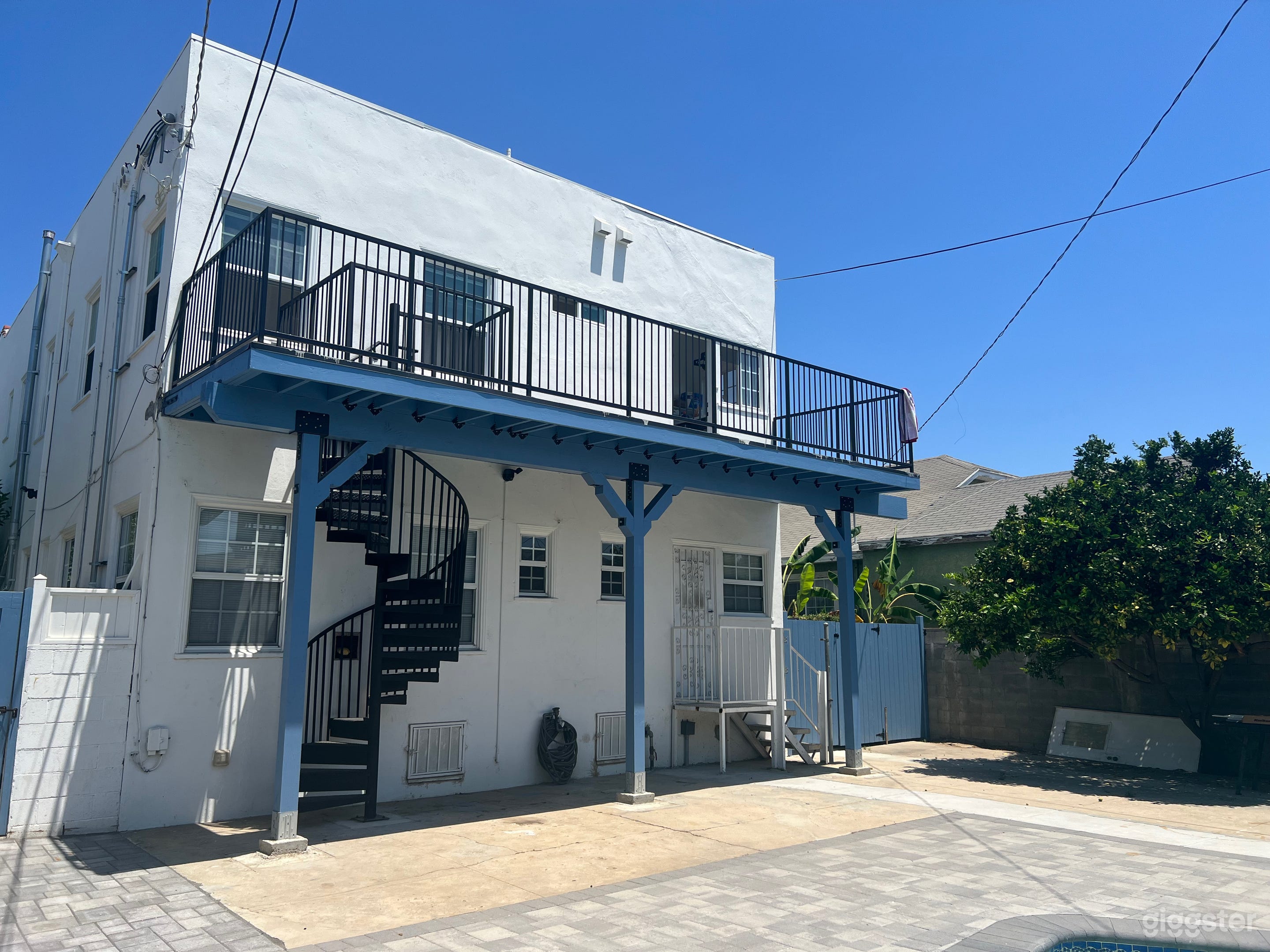 Mid City Apartment with lots of windows Photo 4