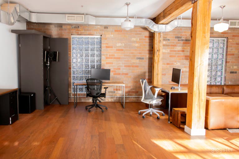  Downtown Toronto Film, Photo & Video Production Loft: Sunlit 