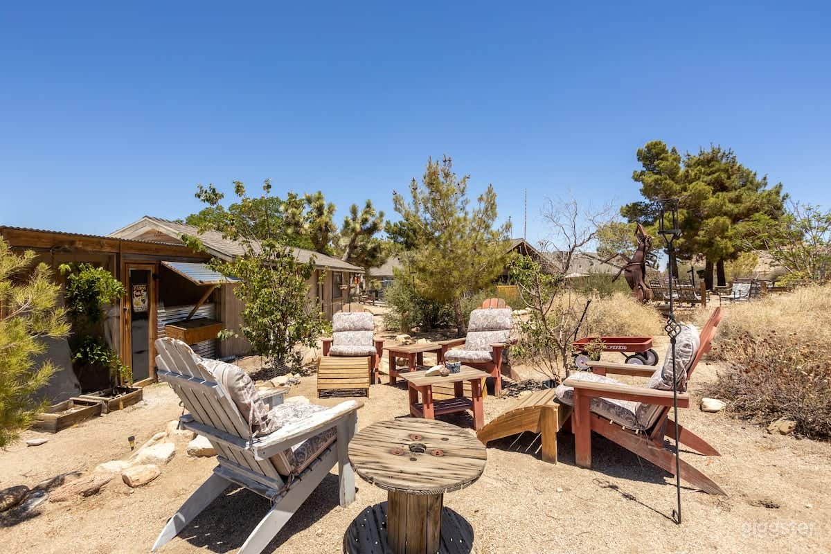 Ranch Compound on 2.5 acres in Pioneertown Photo 1