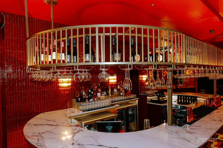  Stylish Cocktail Lounge & Versatile Event Space 