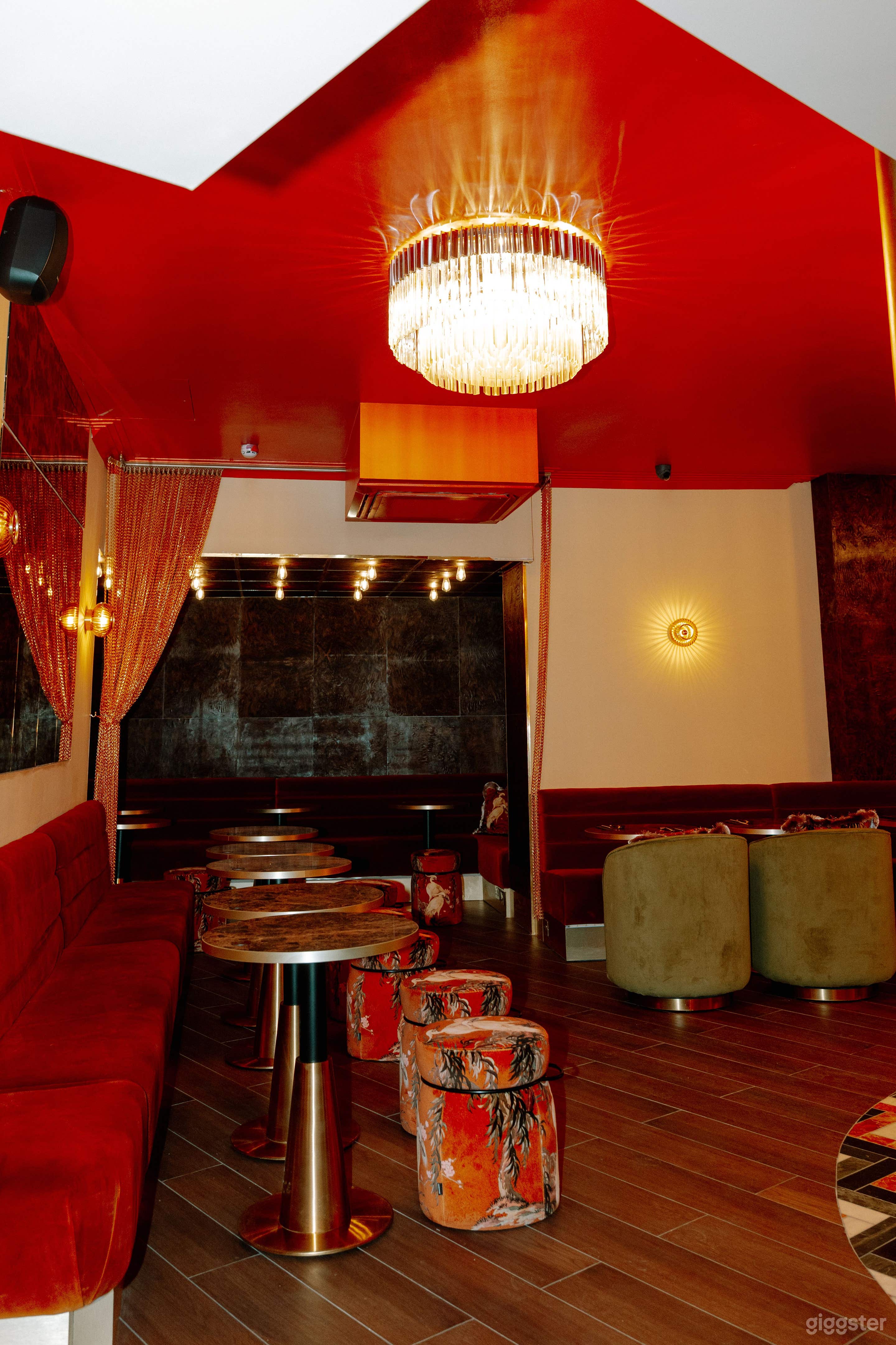 Stylish Cocktail Lounge &amp; Versatile Event Space Photo 4