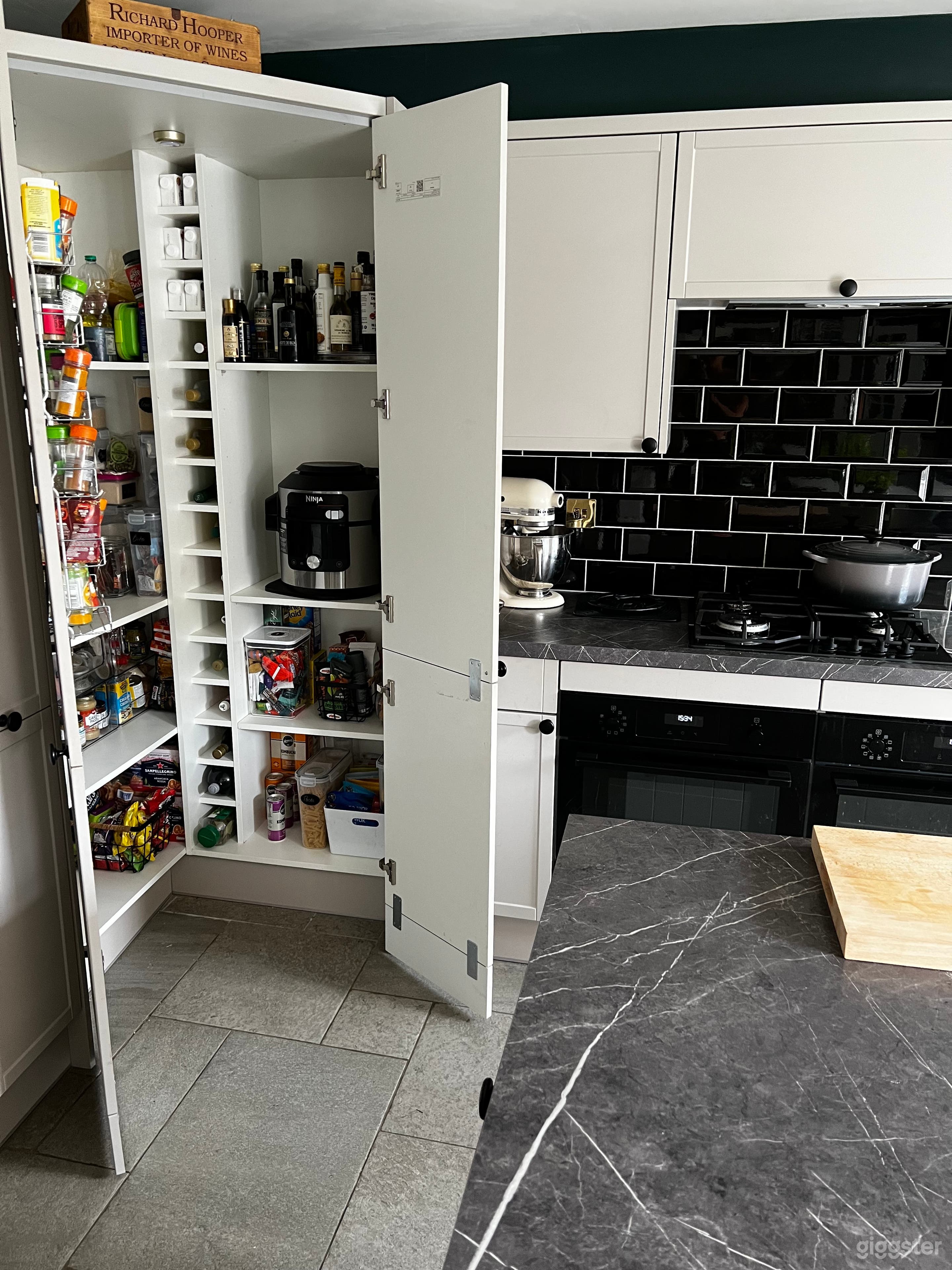 Larder 