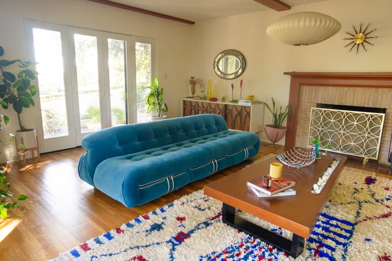  Spanisches & Mid-Century Haus 