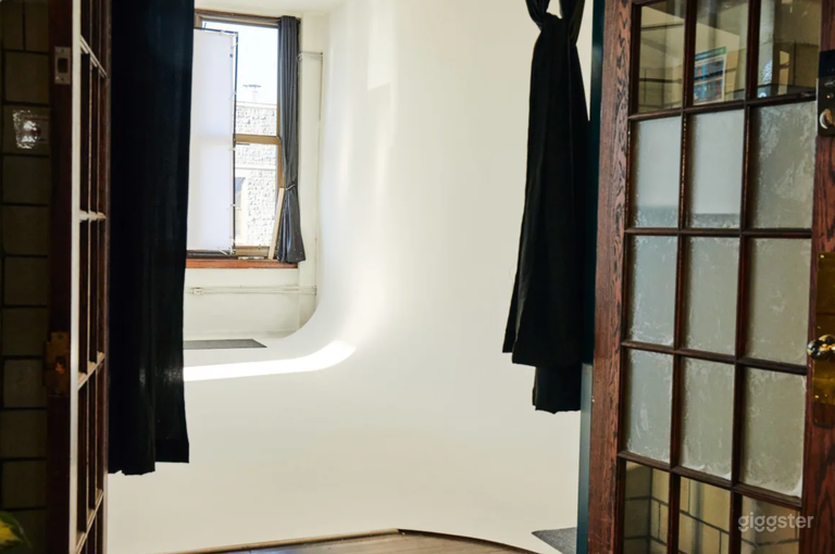  Gorgeous South Philadelphia Photo Studio 1200sq ft 