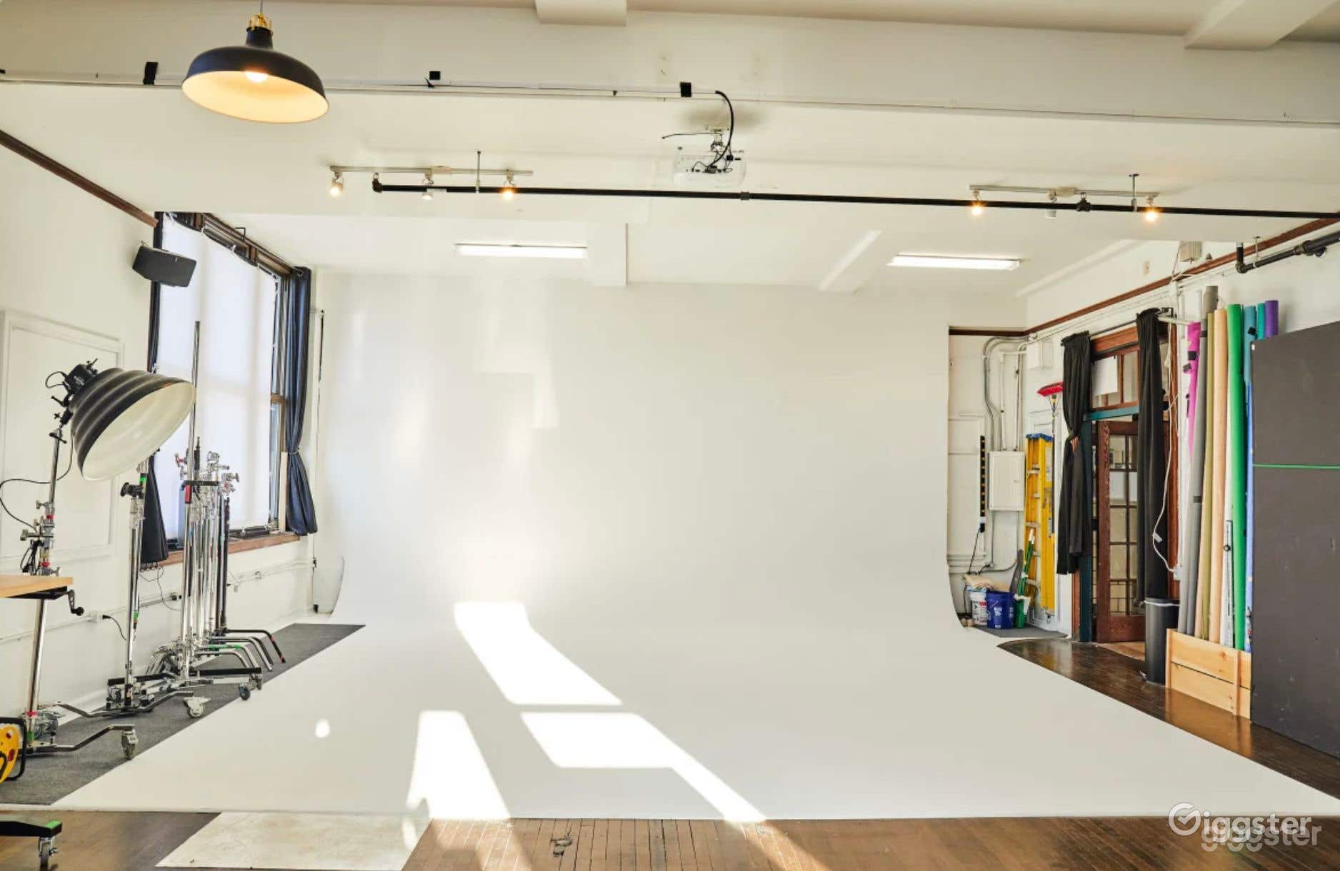 Gorgeous South Philadelphia Photo Studio 1200sq ft Photo 1
