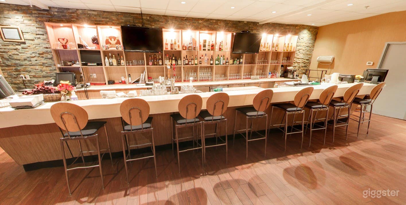 Cozy and Warm Restaurant Lounge in Edmonton Photo 3