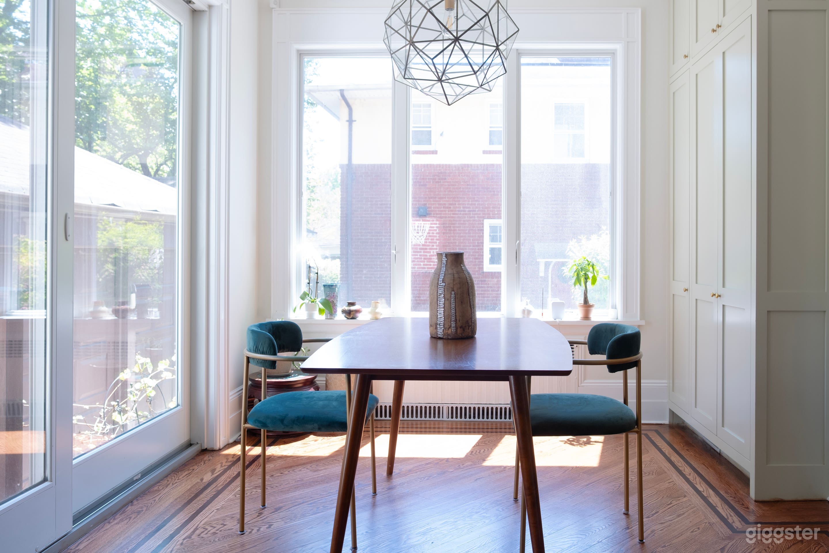Bright & Spacious Ditmas Park Home Photo 4