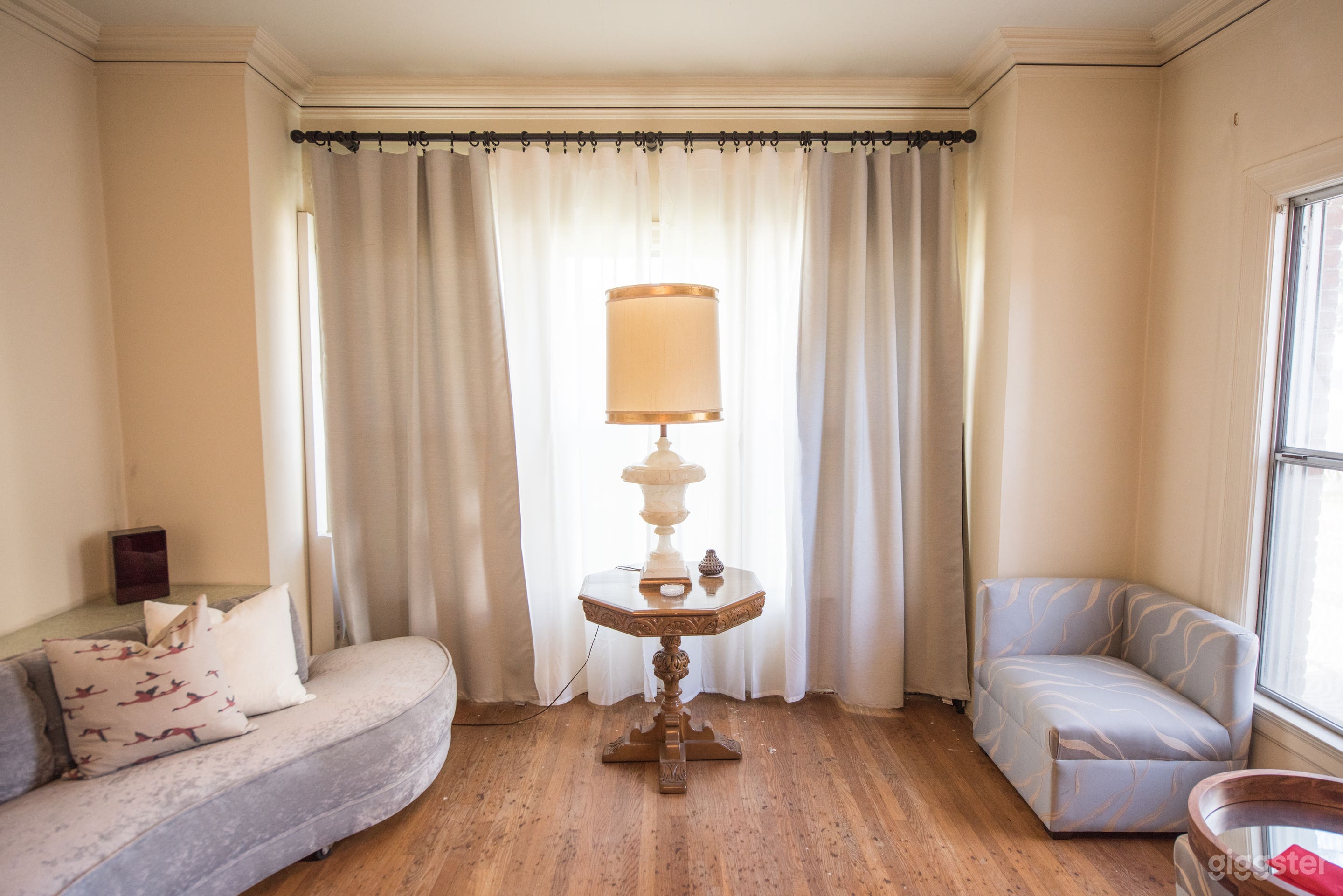 Mid City Tudor Photo 4