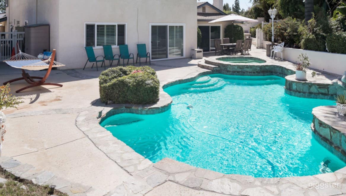 Spacious Private Ranch Pool with Jacuzzi Photo 3