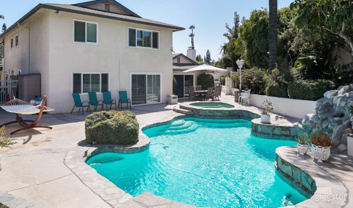 Spacious Private Ranch Pool with Jacuzzi Photo 1
