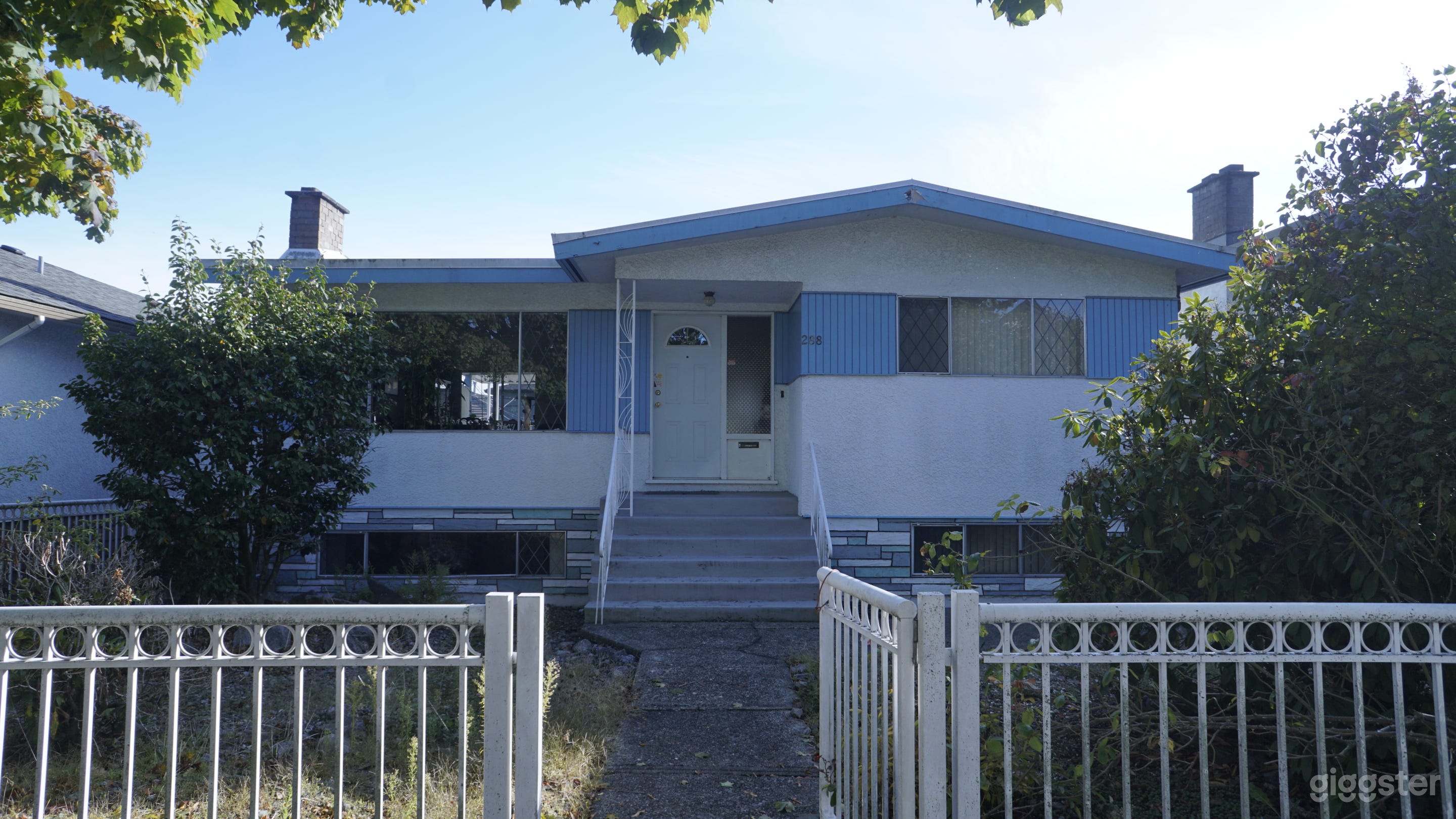 Vancouver Special – Original Retro House Photo 1