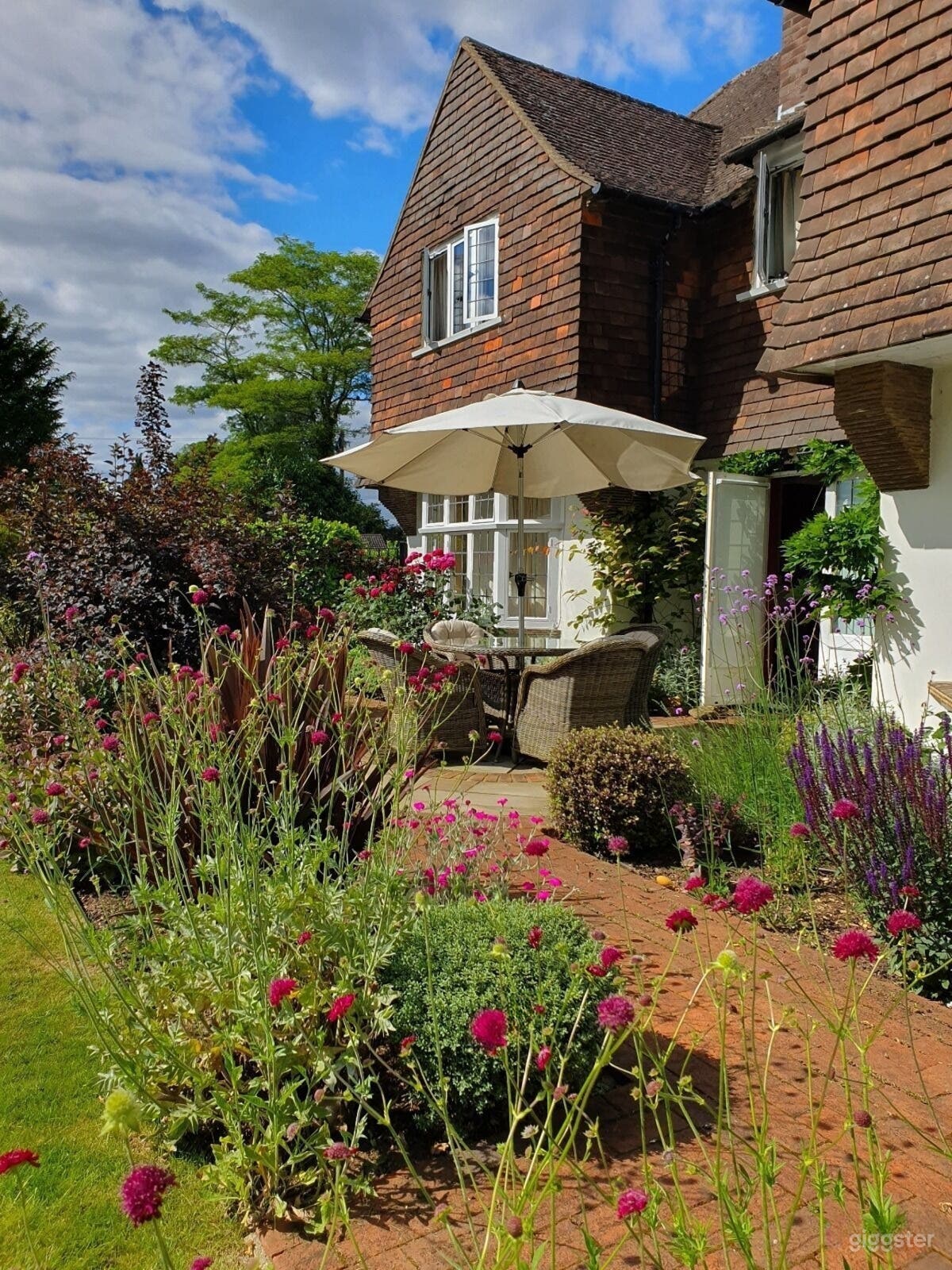 Enchanting Backyard and Garden Photo 4