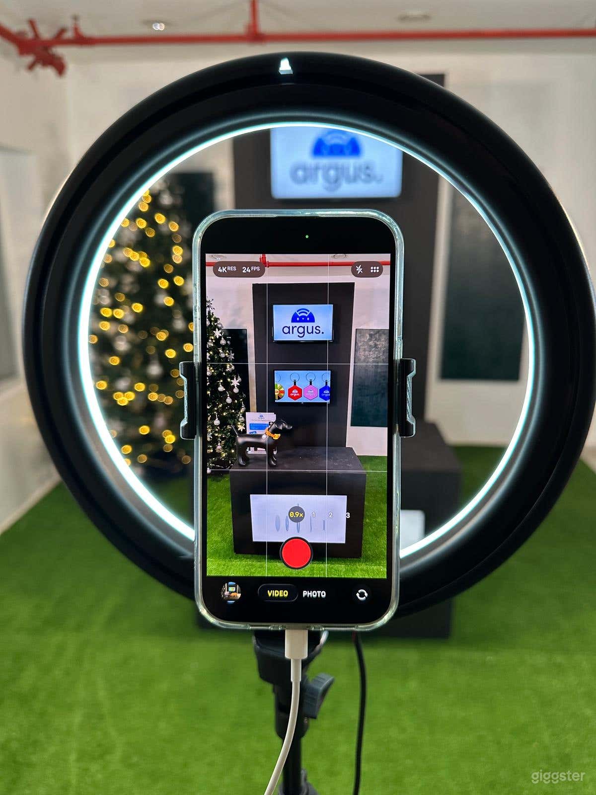 TikTok Shop LIVE Studio with 3 Custom Screens & Pro Lighting Photo 3