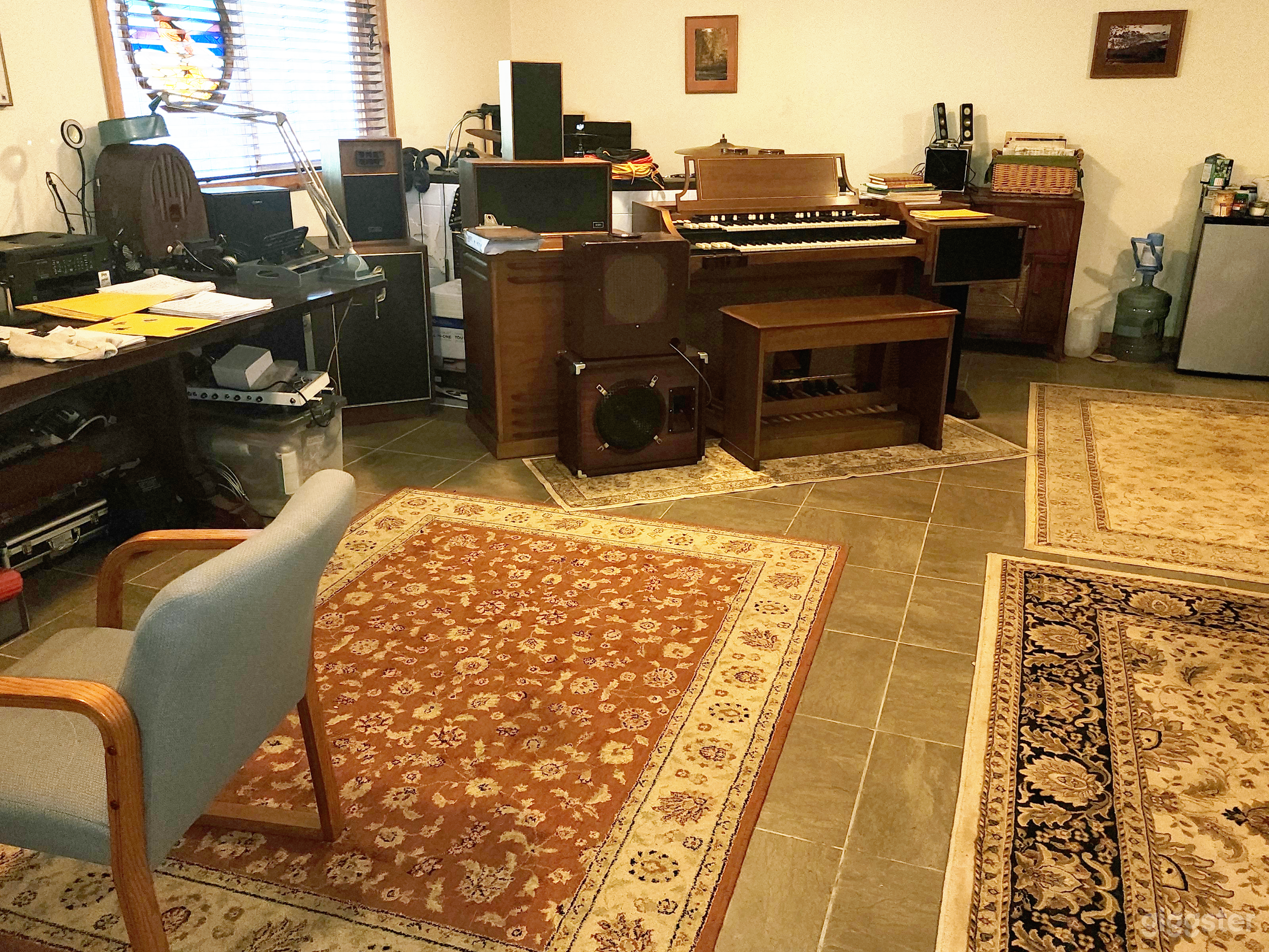 5 Acre Scenic Estate with Private House and Yurt (Buyout) Photo 2