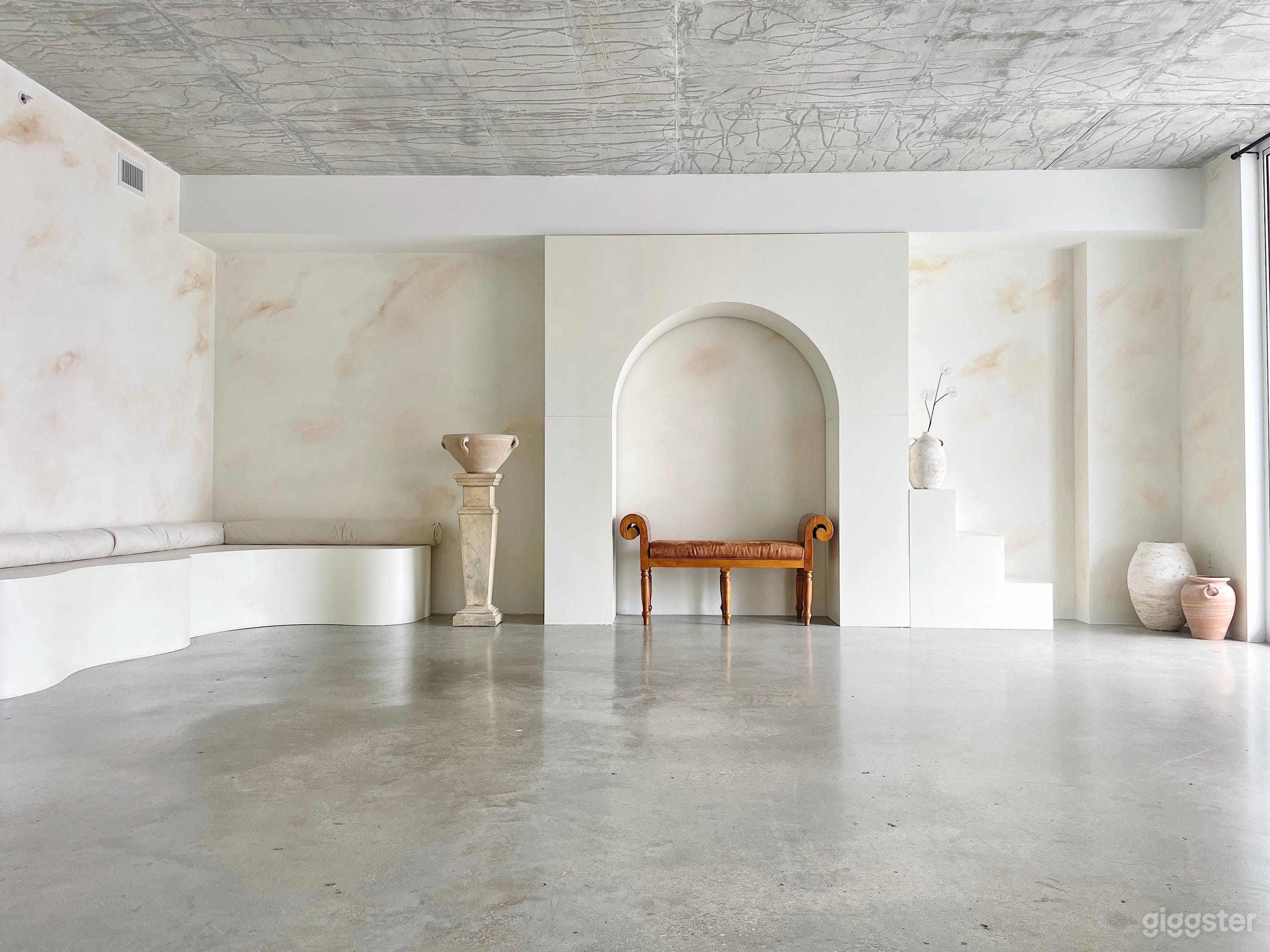 Wynwood Creative Salm Loft Studio | Daylight Photo 1