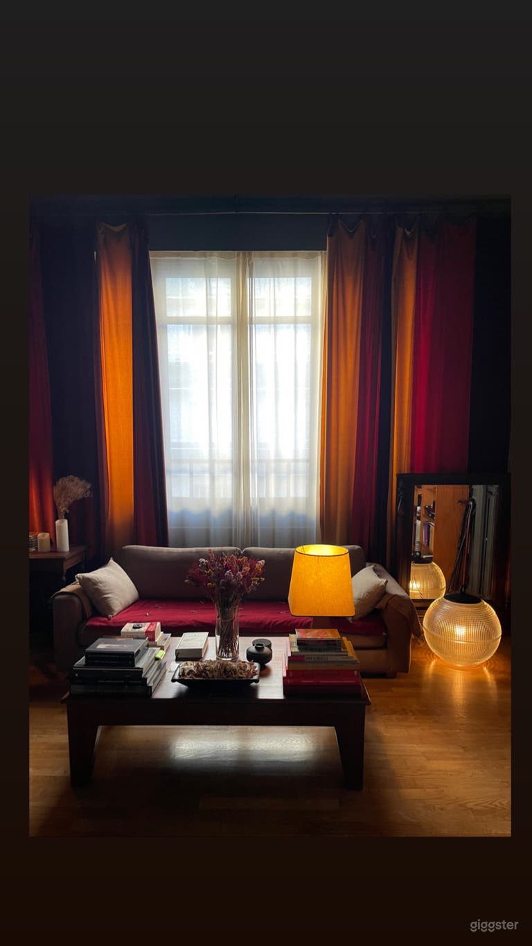  BEAUTIFUL PARIS WORKSPACE 