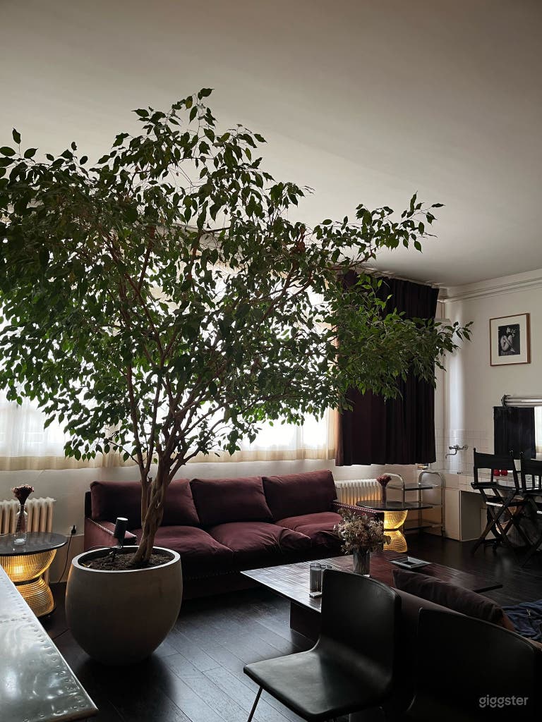  BEAUTIFUL PARIS WORKSPACE 