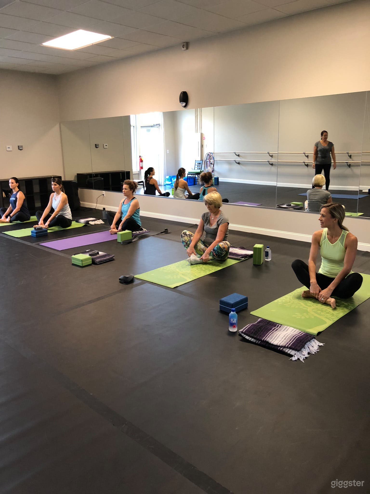 Light &amp; Airy Dance Studio in Chapel Hill Photo 4