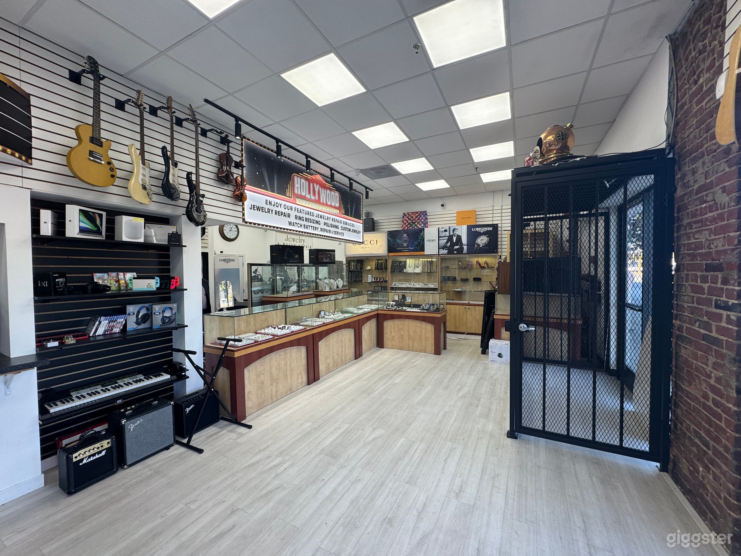 One of a kind Pawn Shop for filming  Photo 2