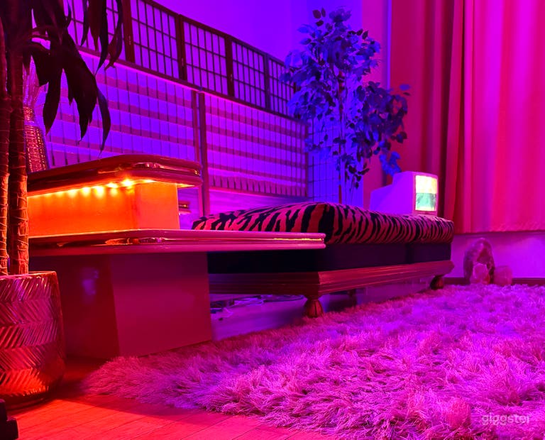  Retro Glamour Loft with Electric Vintage Vignettes 