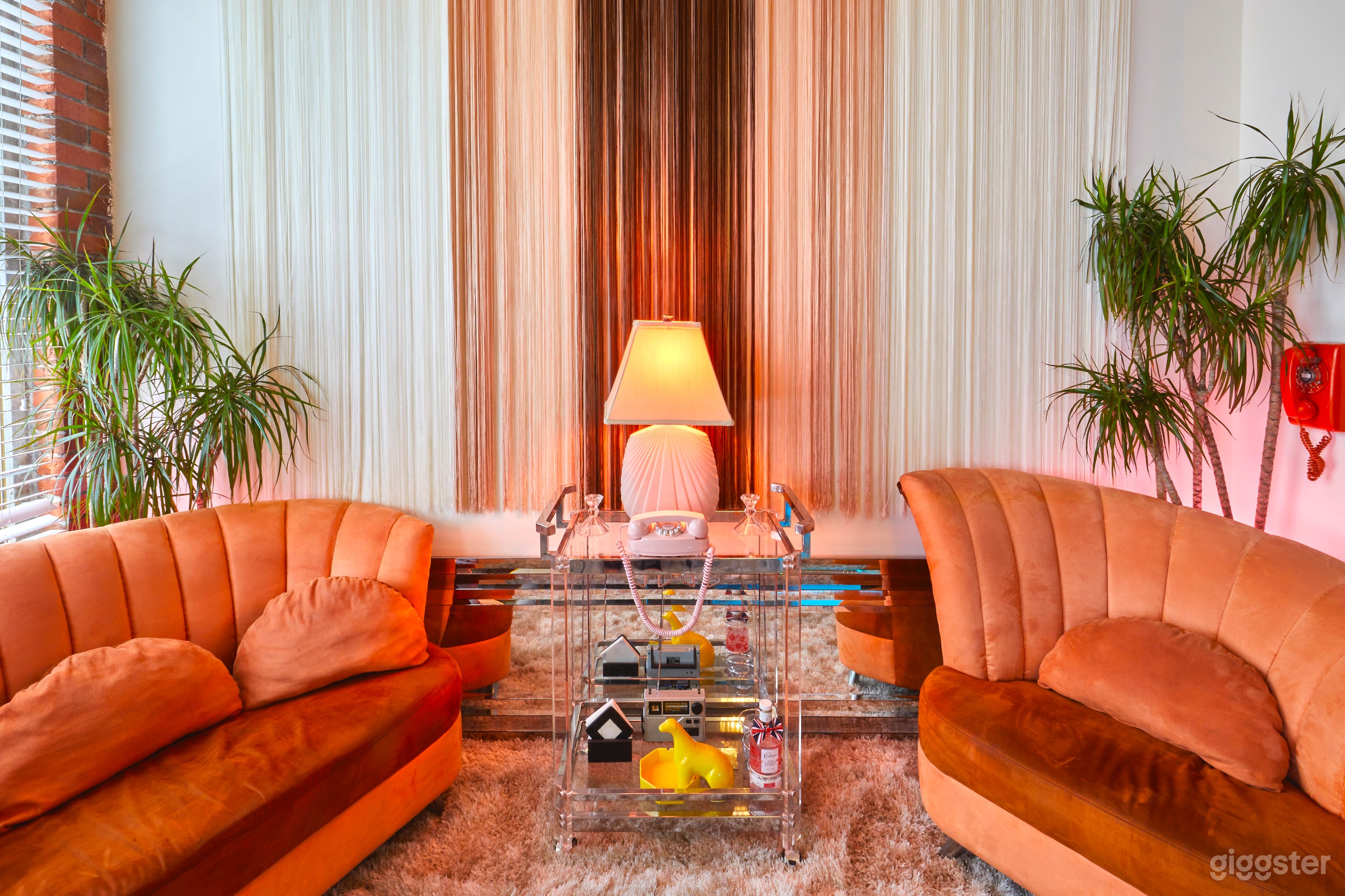 DTLA Lush Art Deco Loft Photo 2