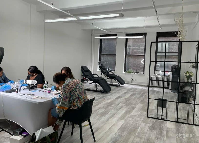 Studio Available for Shoots and Classes Photo 4