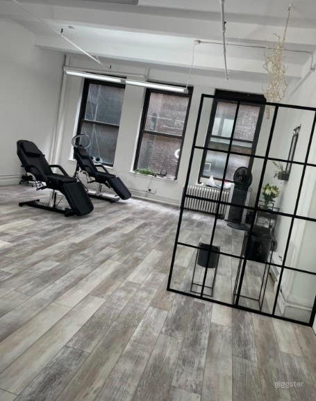 Studio Available for Shoots and Classes Photo 1