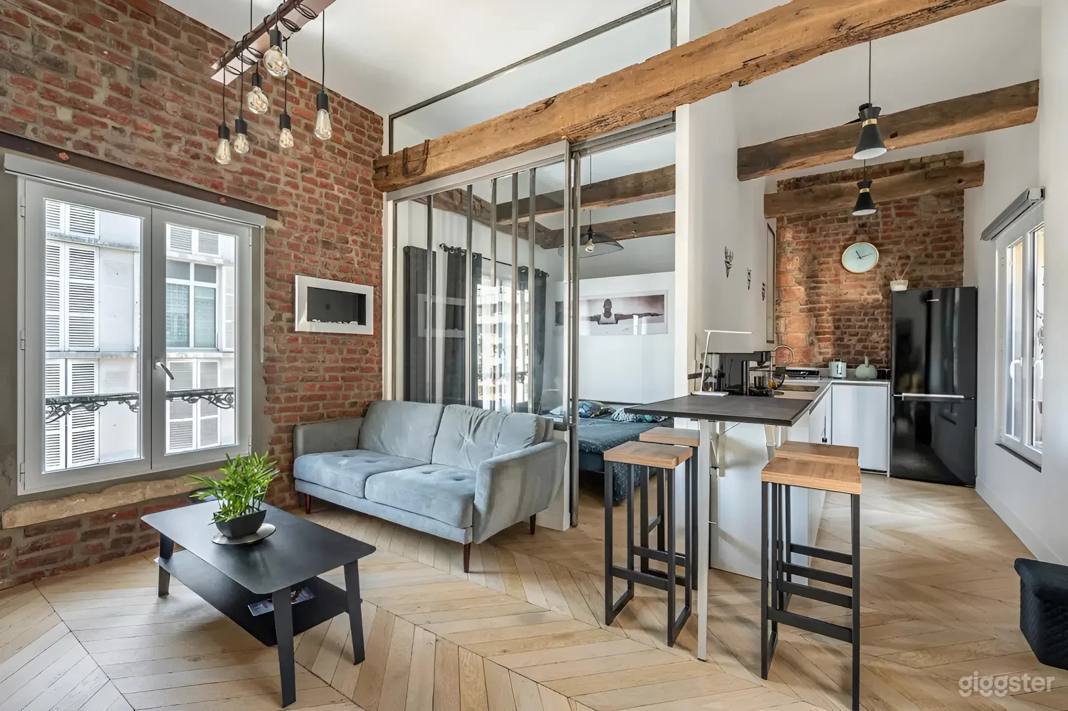 Photo de Appartement Loft Lumineux 6 Charmant avec Briques Apparentes e0 Paris 3