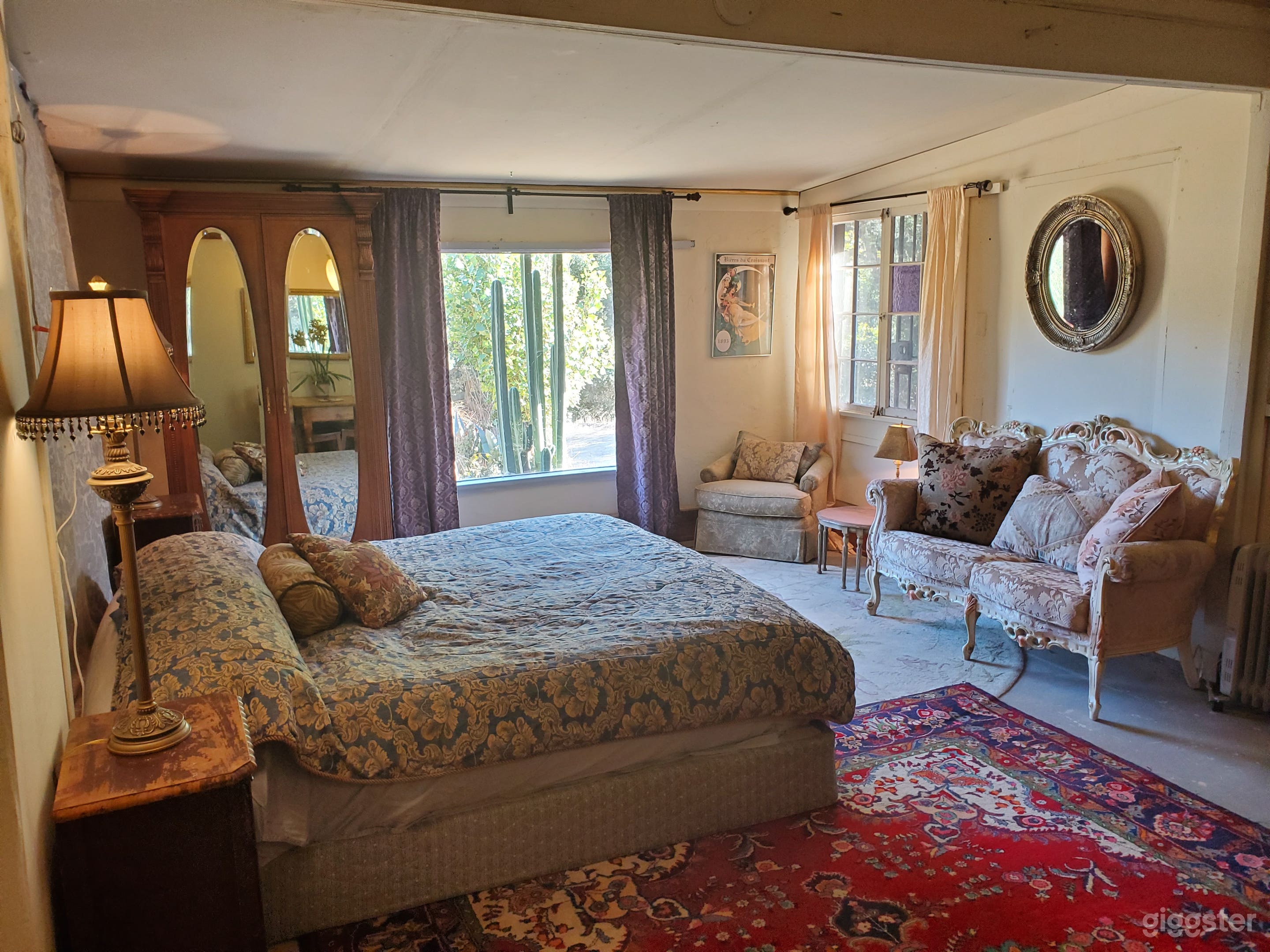 Bright and Spacious French Style Studio Apartment Photo 3