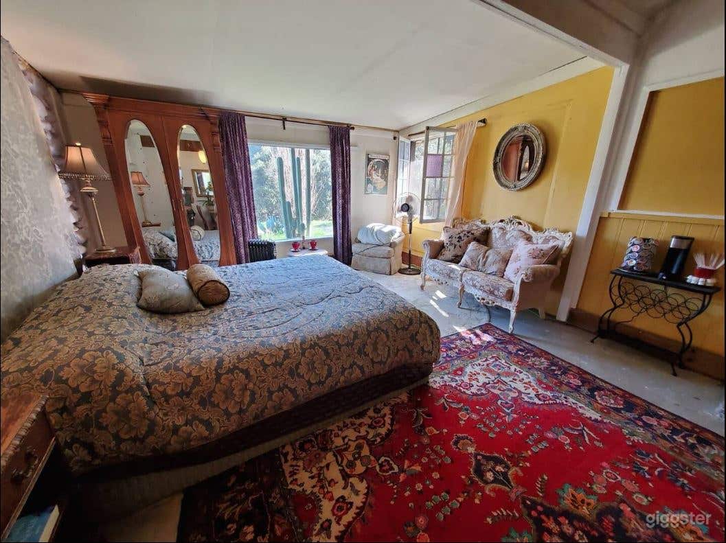 Bright and Spacious French Style Studio Apartment Photo 1